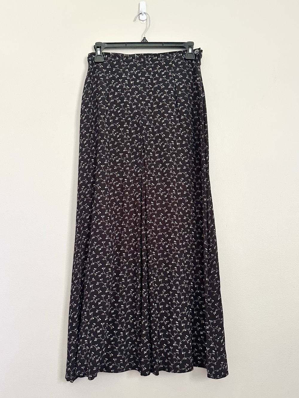 Laura Ashley Black Floral Maxi Skirt Size 8 Boho Fairy Grunge Whimsigoth Indie